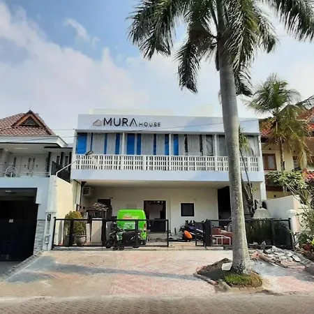 OYO 90470 Mura House Syariah-3
